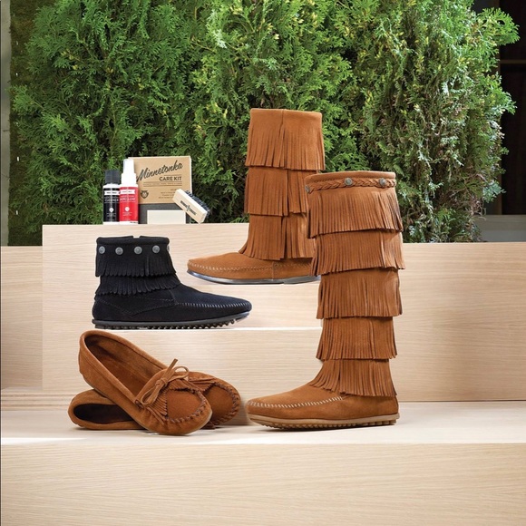 Minnetonka Shoes - Brand New Minnetonka 3 Layer Fringe Boots Size 6